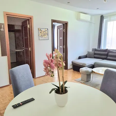 Landmark View - Concerthall - Chic Comfort 1bdr *