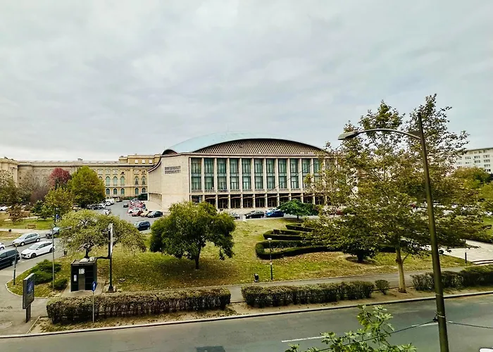 Landmark View - Concerthall - Chic Comfort 1bdr Апартаменти *