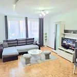 Apartman Landmark View - Concerthall - Chic Comfort 1bdr *