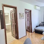 Landmark View - Concerthall - Chic Comfort 1bdr * Bukarest