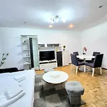 Landmark View - Concerthall - Chic Comfort 1bdr *