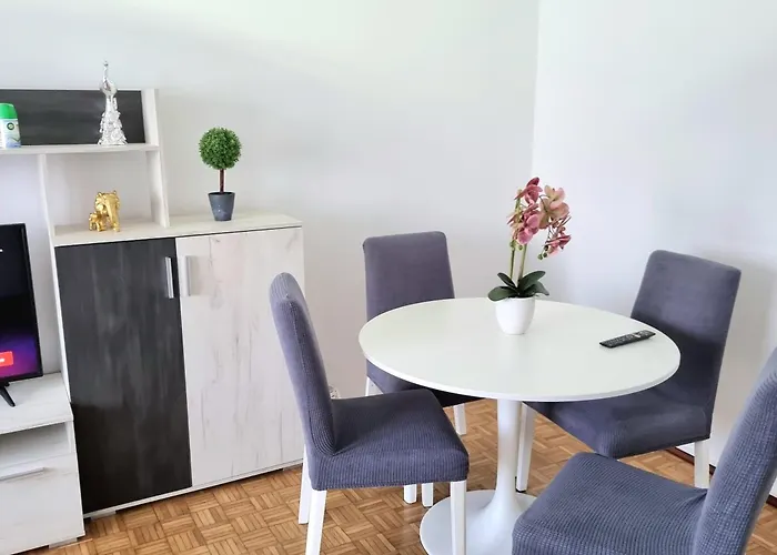 Landmark View - Concerthall - Chic Comfort 1bdr * Boekarest
